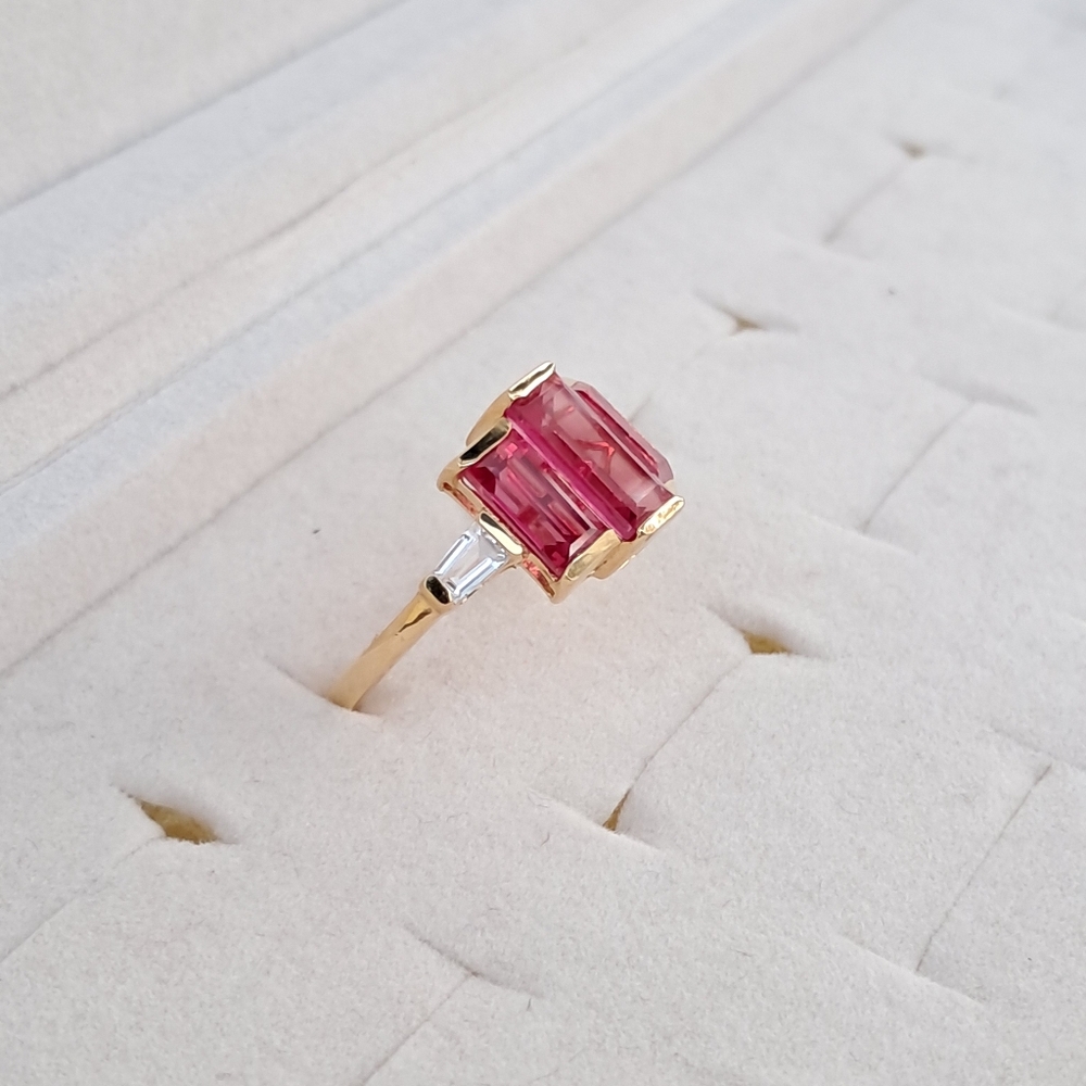 Padparadscha Sapphire and White Topaz Ring 18kt YG Over 925 Sterling Silver - Picture 5 of 7